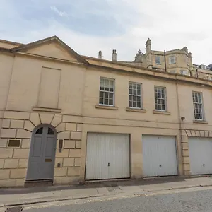 crescent-mews-bath.tophotelsbath.com/