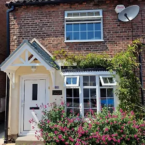 central-bawtry-cozy-2-bedroom-cottage.hotelsin-nottingham.com/