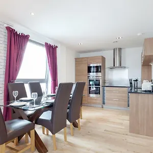 stylish-penthouse-suite-edinburgh.edinburghhotelsuk.org/